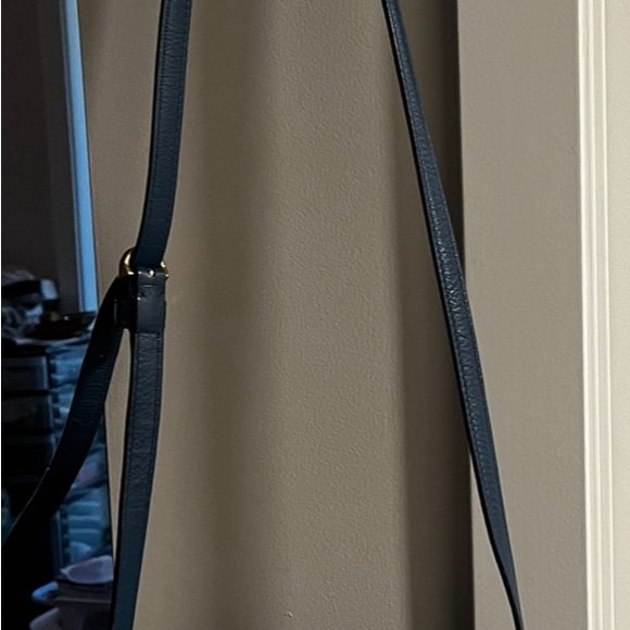 Rare Exclnt Vintage Coach Roomy Crossbody Medium Blue great with Jeans Casual. - Picture 2 of 14